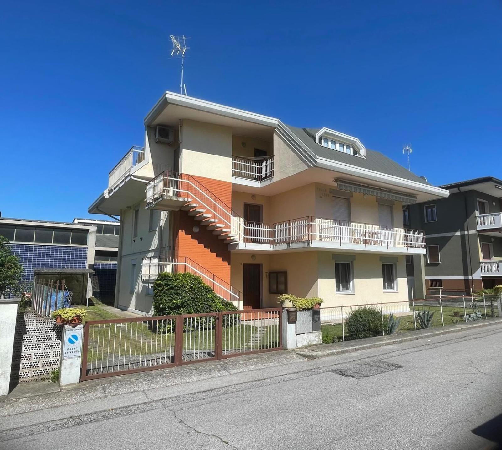 Appartamento Villa Asio ลินญาโน ซับเบียโดโร ภายนอก รูปภาพ